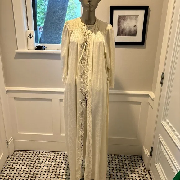 Christian Dior Lingerie Housecoat Laced  Duster White Kimono Belted M Robe - Picture 11 of 11